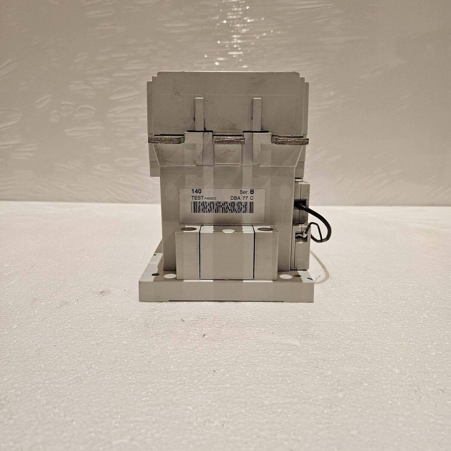 ALLEN BRADLEY CAT 100-D140 3-POLE MAGNETIC CONTACTOR 250A COIL VOLTAGE 24VDC