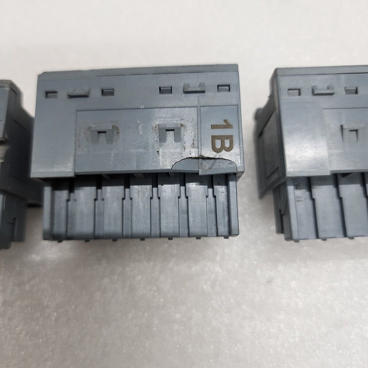 SIEMENS C73334-A1-A81-1 TERMINAL BLOCK