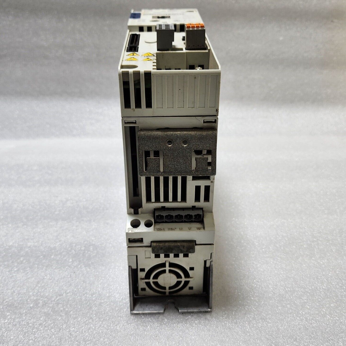 LENZE E84AVTCE2224SX0 2.2kW 3PH AC DRIVE 8400 TOPLINE C 15485811