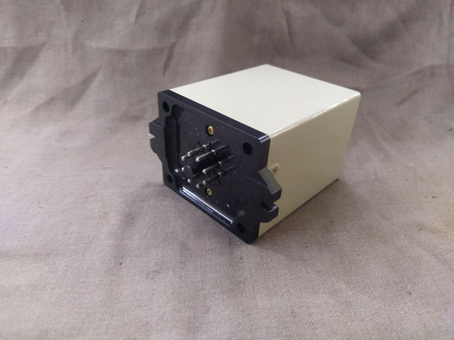 Omron SDV-FL6 Voltage Sensor 100-110V AC SDV-FL