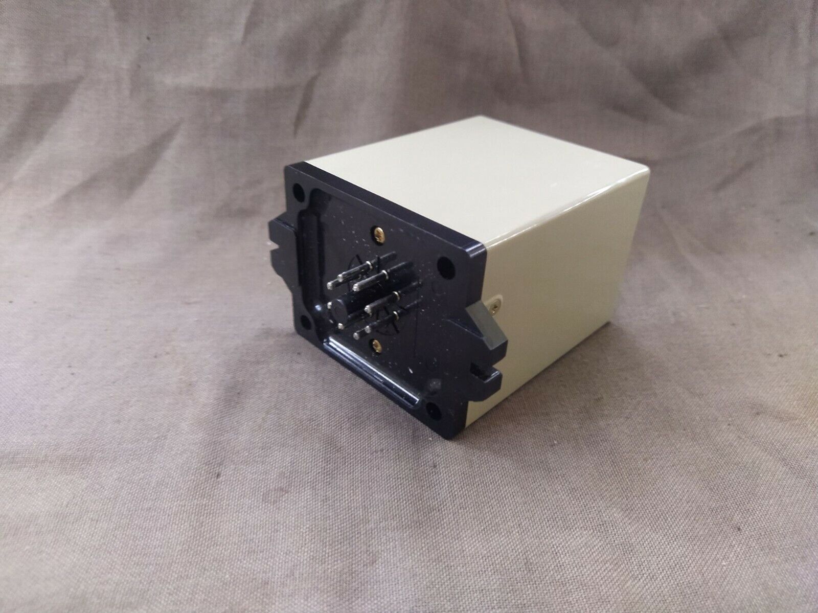 Omron SDV-FL6 Voltage Sensor 100-110V AC SDV-FL