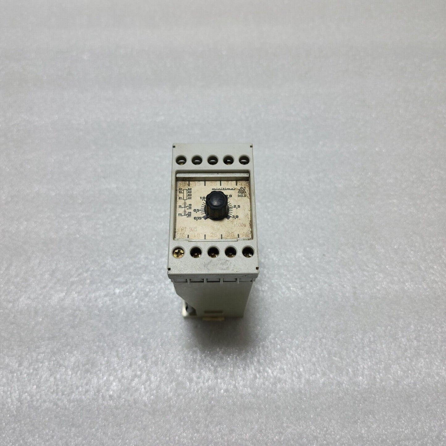 DOLD AI 905.82 TIME RELAY 220V