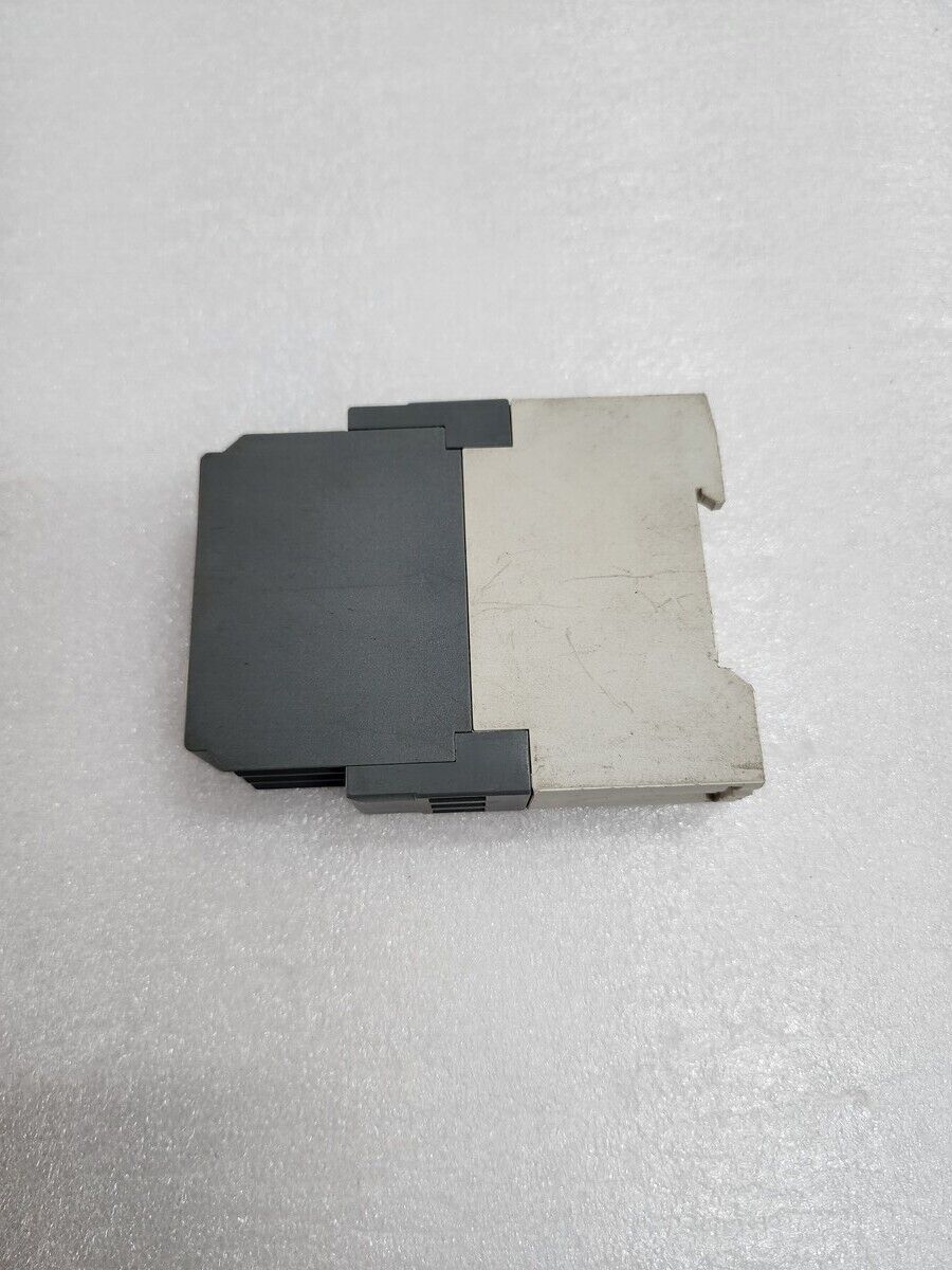 ABB CM-MSS THERMISTOR MOTOR PROTECTION RELAY 1SVR430811R1300