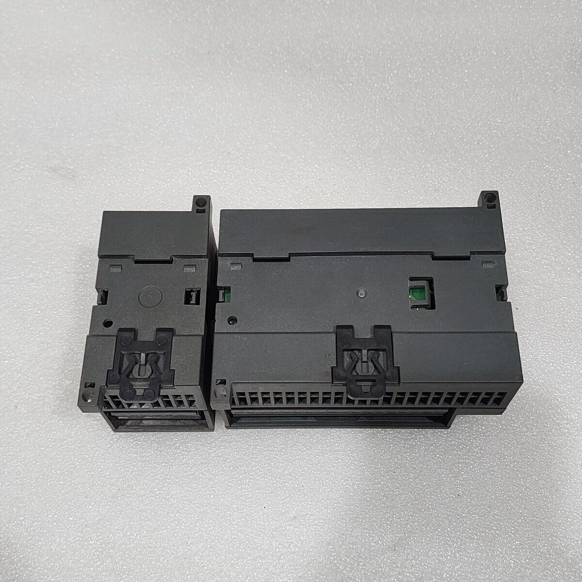 SIEMENS 6ES7 214-1AD23-0XB8 CPU UNIT 224 CN 6ES7 221-1BF22-0XA8 DIGITAL INPUT EM