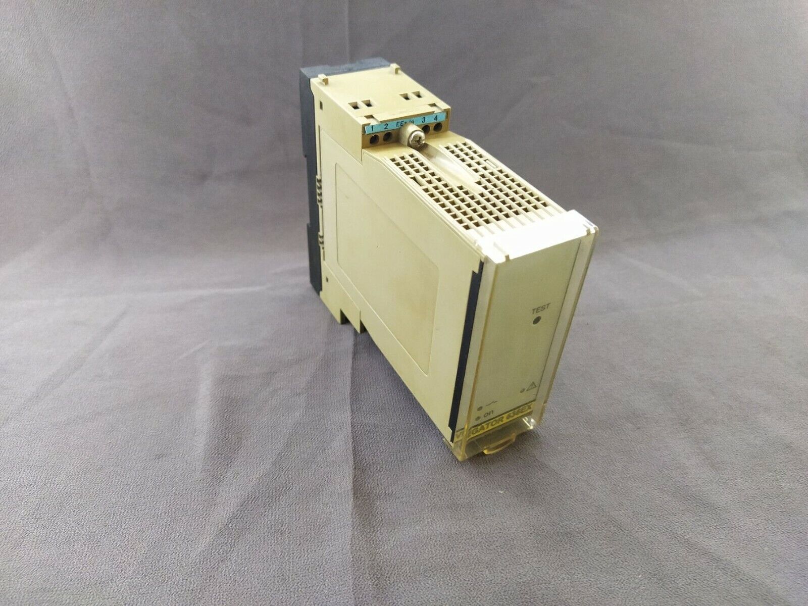 Vegator 636EX Signal Conditioning Instrument 636-EX 20-253 VAC, 20-72 VDC