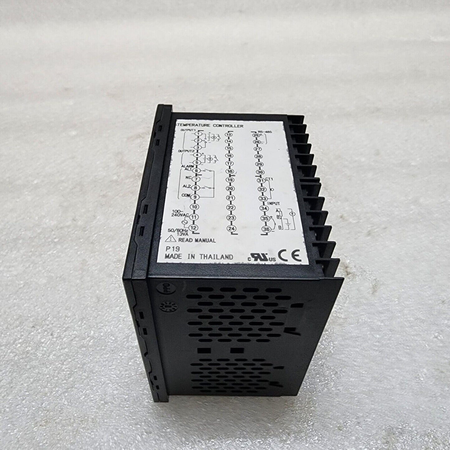 FUJI ELECTRIC PXF9AAY2-1VM00-P TEMPERATURE CONTROLLER 100-240VAC