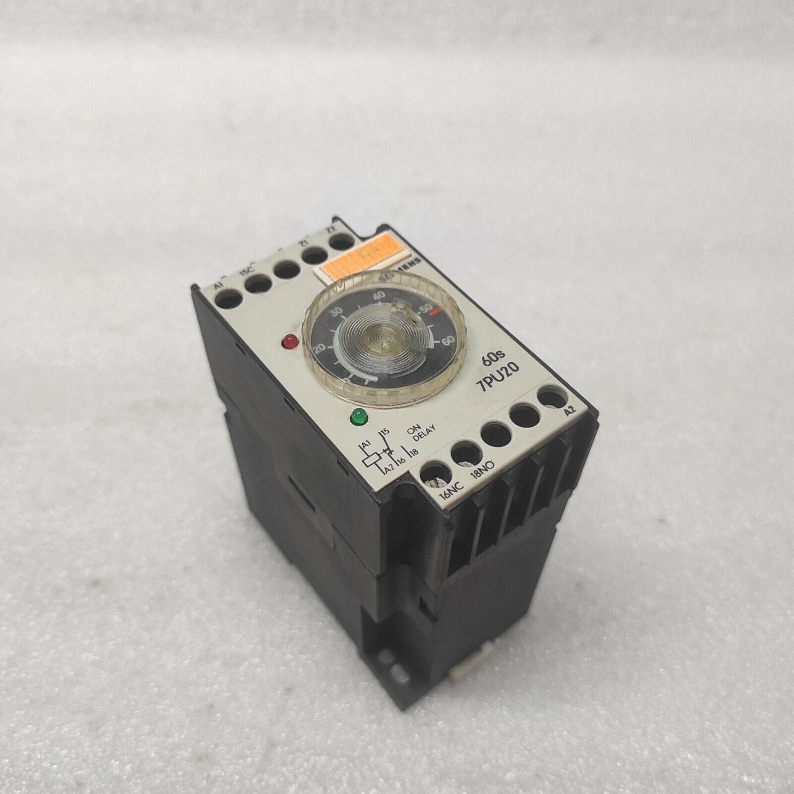 SIEMENS 7PU2040-2AN23 TIMING RELAY 220-240V