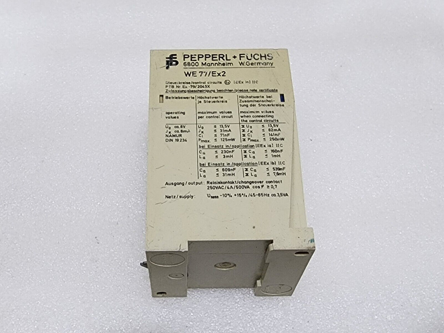 PEPPERL + FUCHS WE77 EX2 SWITCH AMPLIFIER 01669S 110VAC