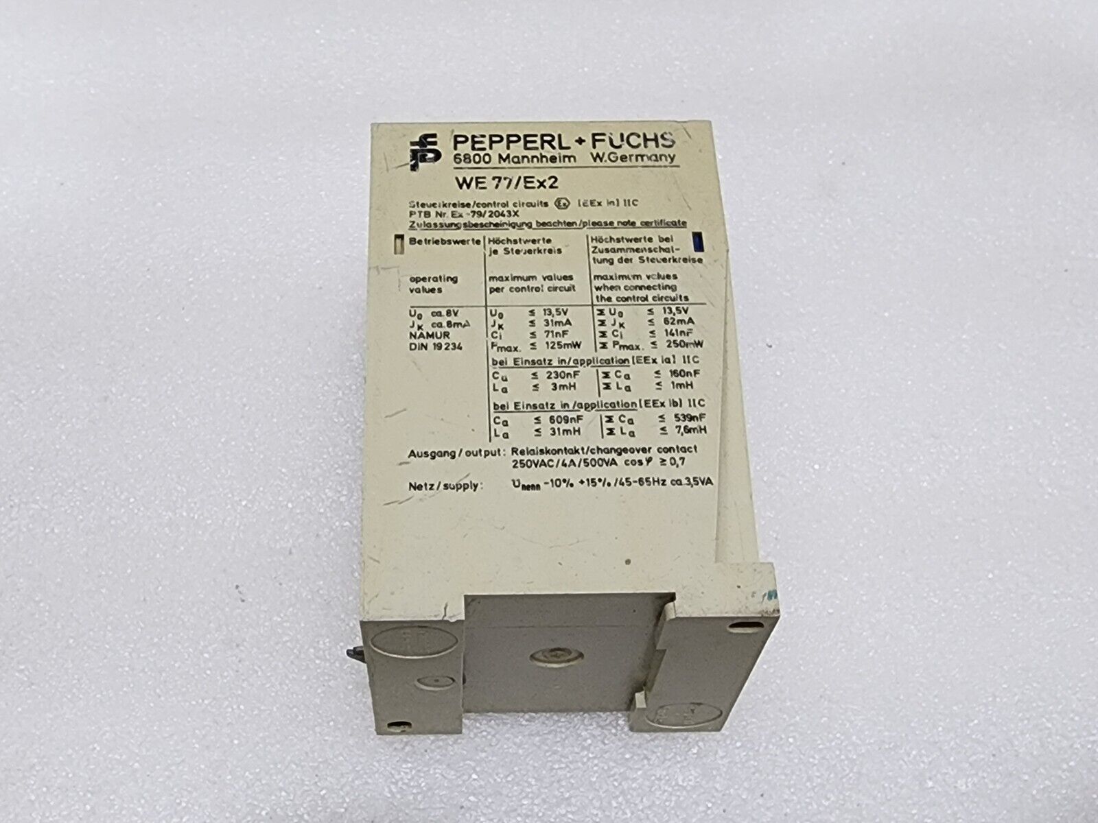 PEPPERL + FUCHS WE77 EX2 SWITCH AMPLIFIER 01669S 110VAC