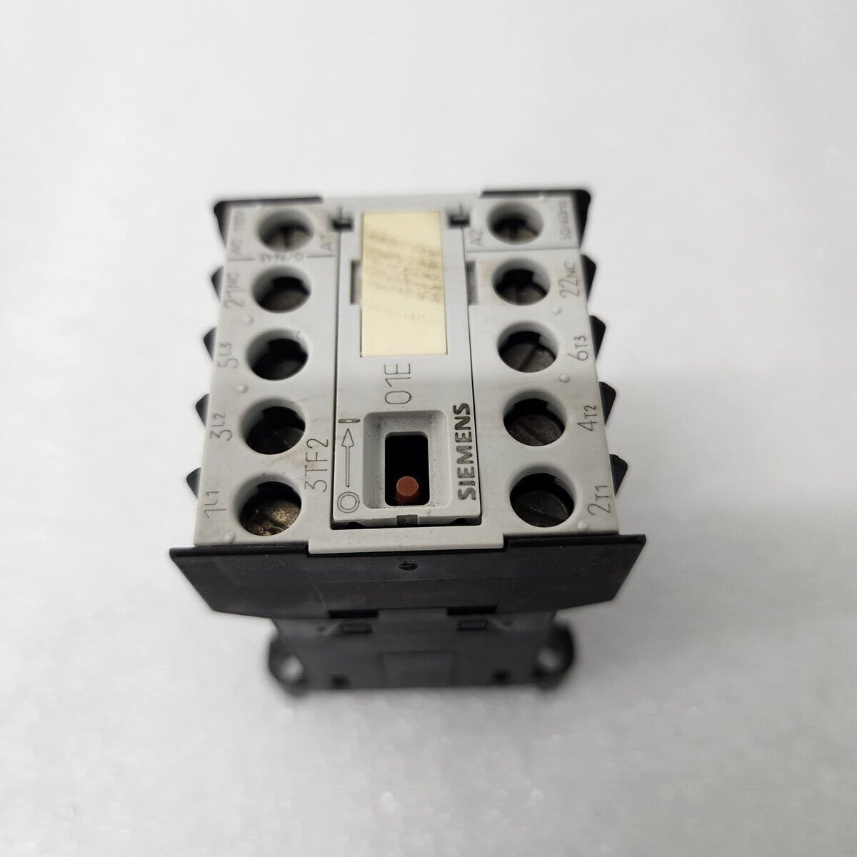 SIEMENS 3TF20 01-0AG2 01E CONTACTOR RELAY 1NC