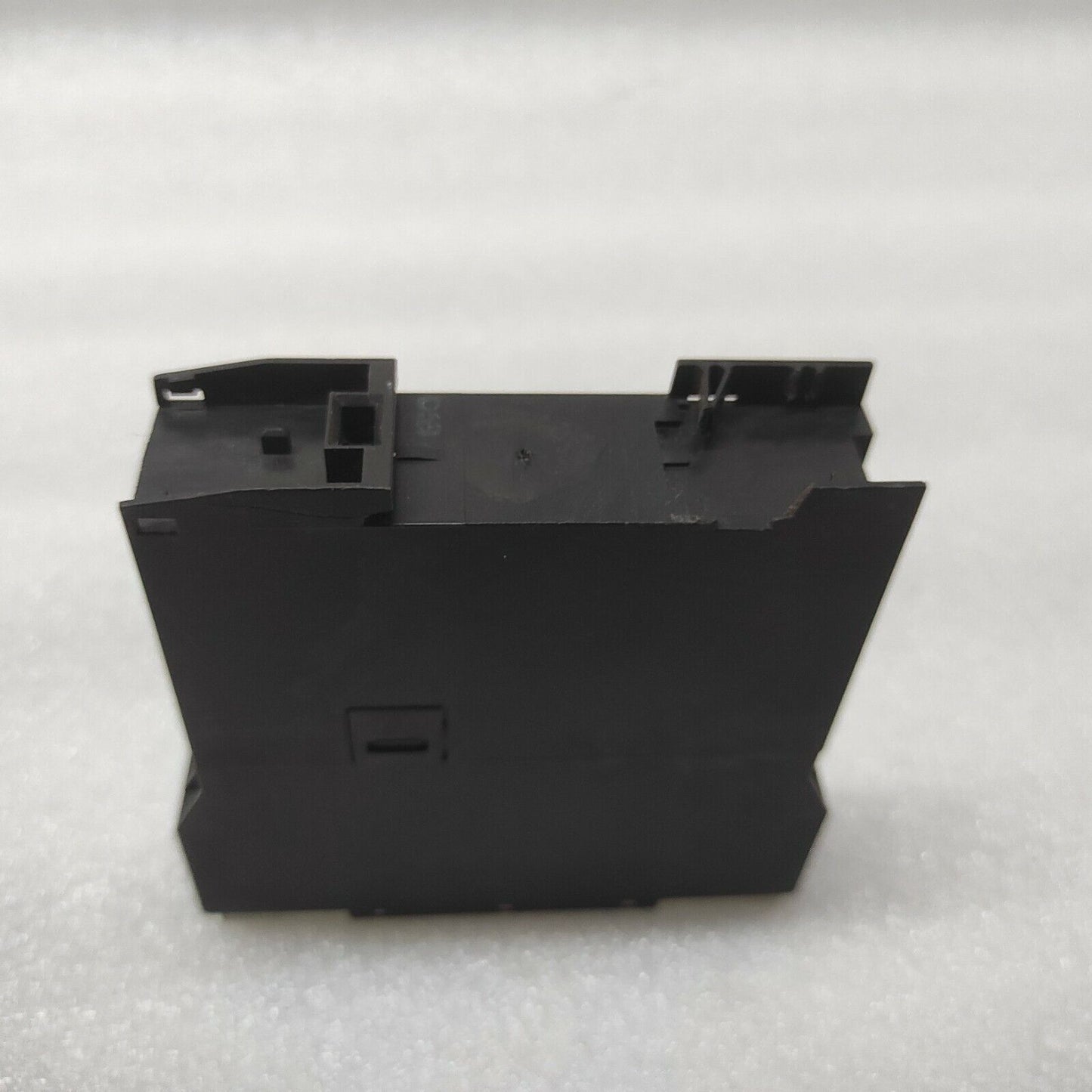 SIEMENS 3UN2100-0AN7 MOTOR THERMISTOR MODULE RELAY 220-240V