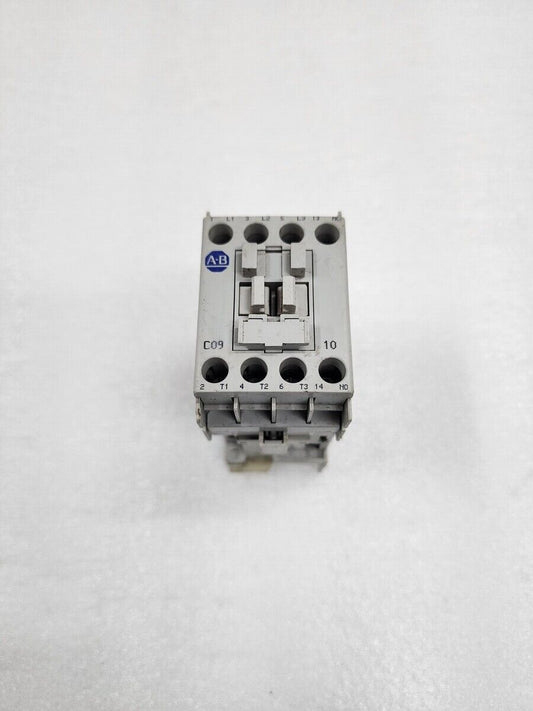 ALLEN BRADLEY CAT 100-C09D-10 MAGNETIC CONTACTOR  COIL VOLTAGE 24VDC