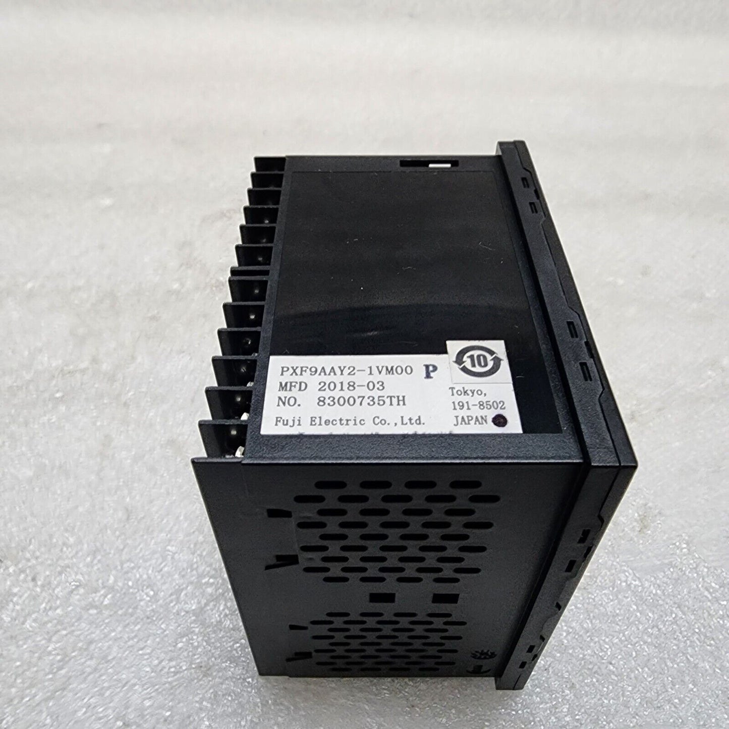 FUJI ELECTRIC PXF9AAY2-1VM00-P TEMPERATURE CONTROLLER 100-240VAC
