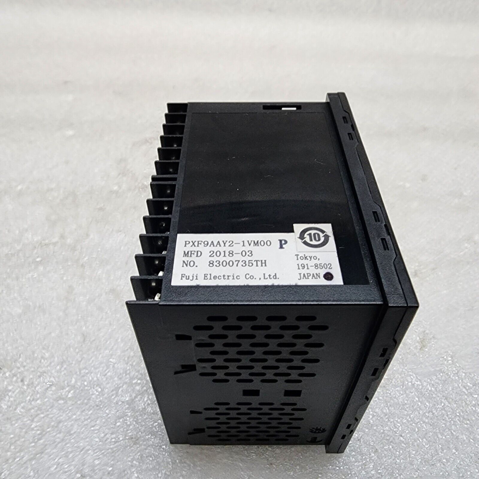 FUJI ELECTRIC PXF9AAY2-1VM00-P TEMPERATURE CONTROLLER 100-240VAC