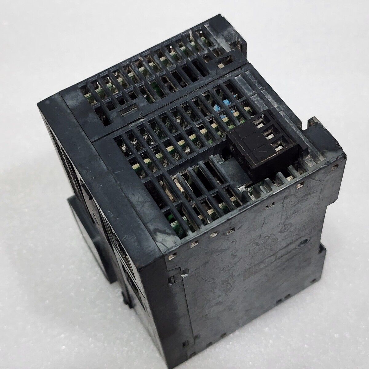 M221 LOGIC CONTROLLER TM221M16T