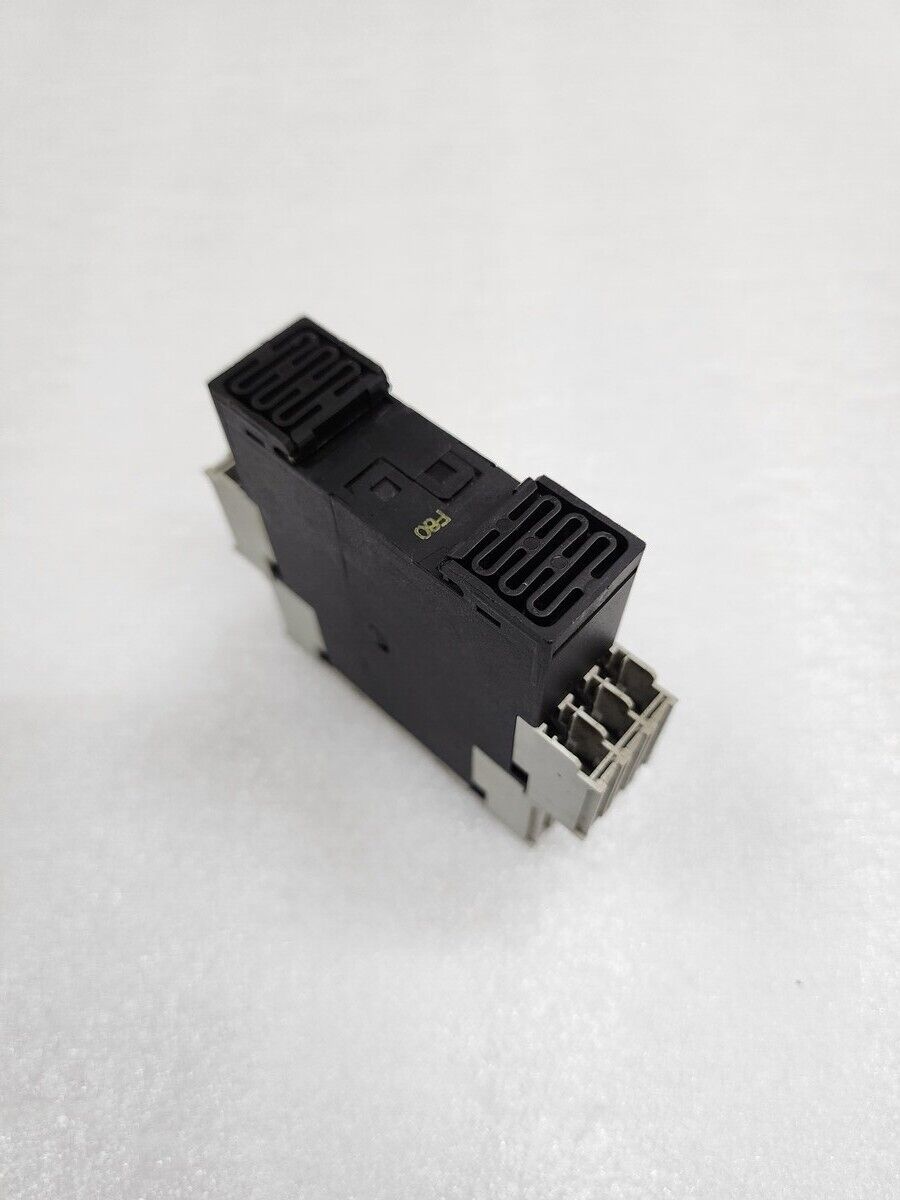 SIEMENS 3RP1505-1BP30 TIME DELAY RELAY