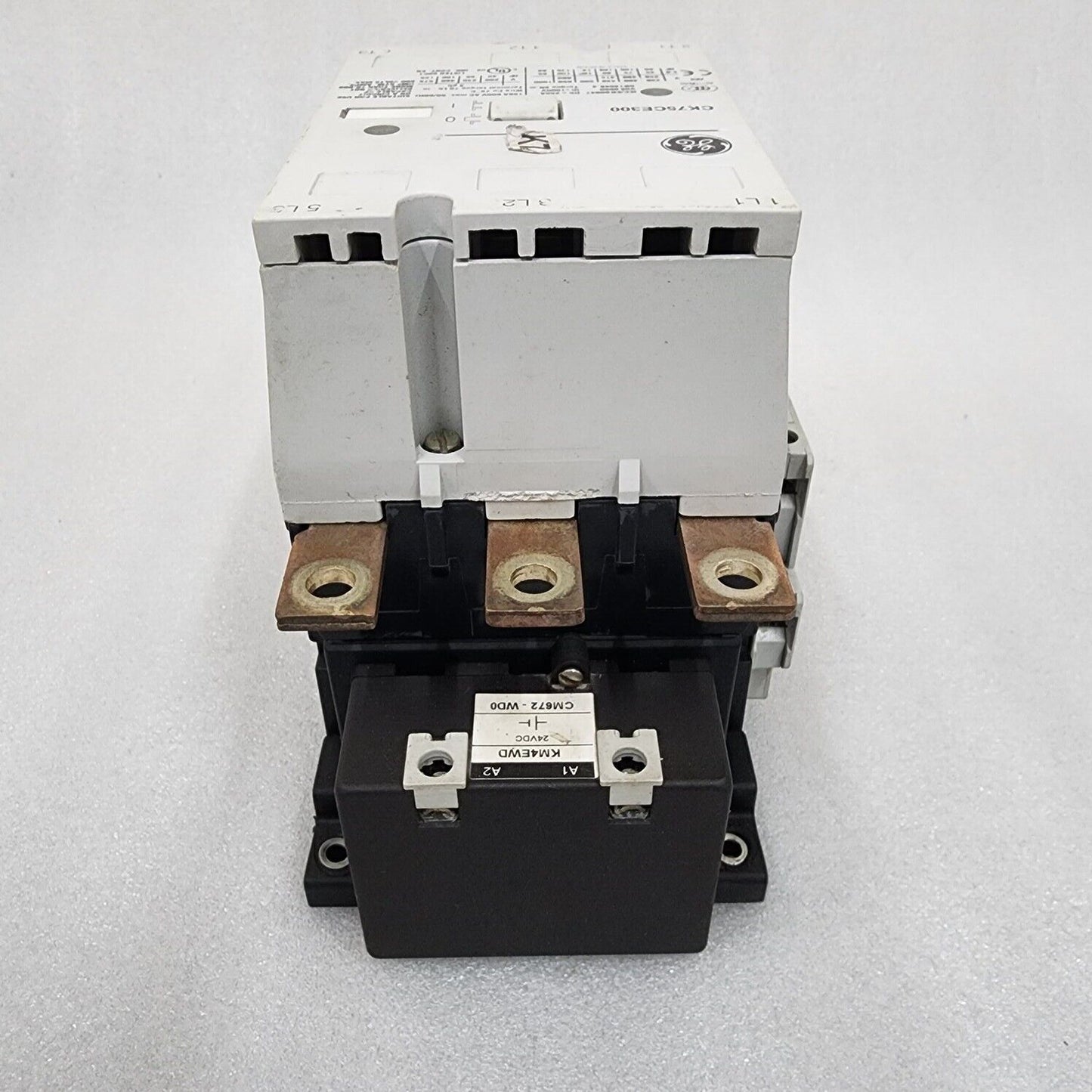 GENERAL ELECTRIC CK75CE300 3-POLE CIRCUIT BREAKER 250A 24VDC