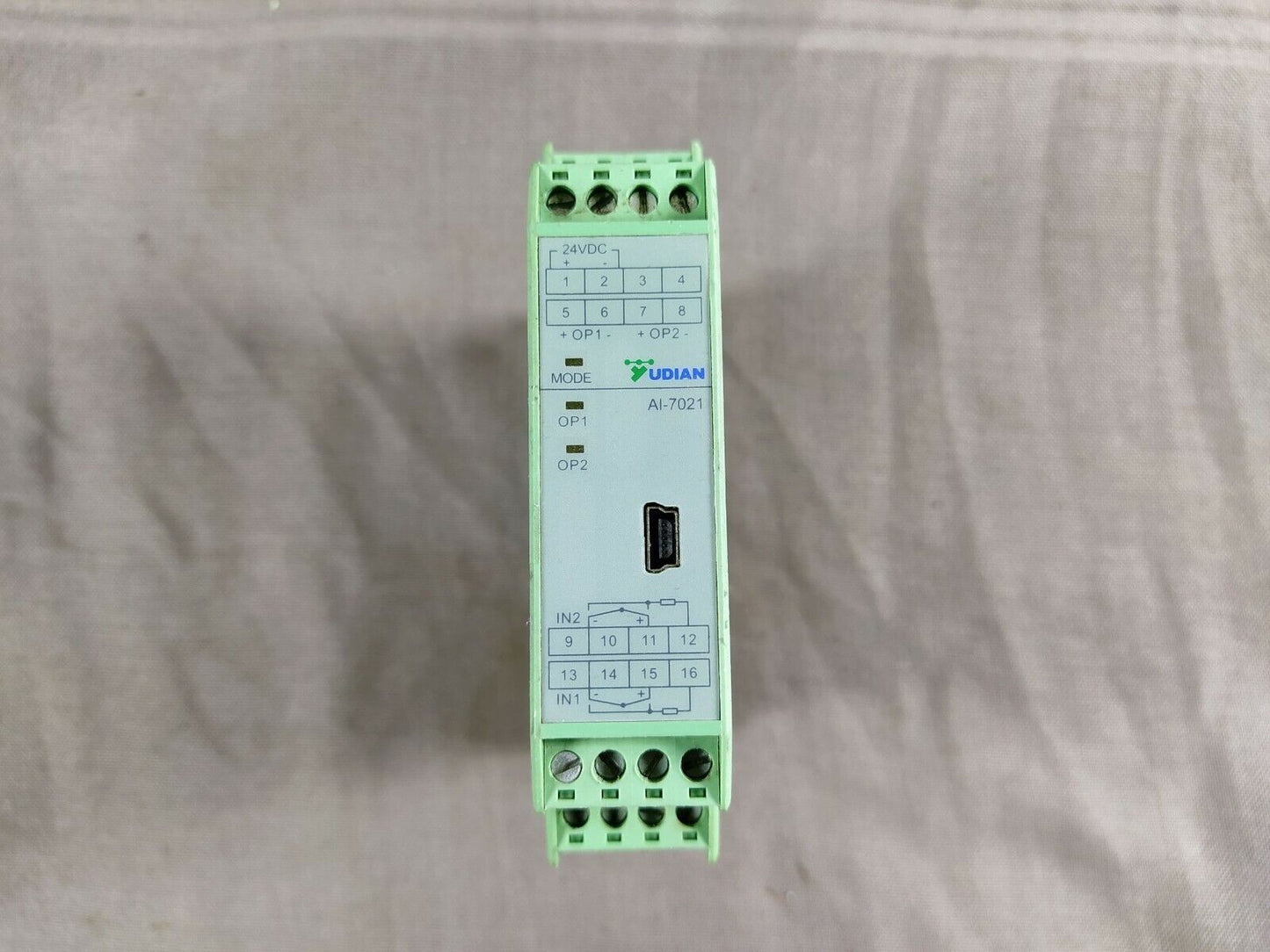 Udian AI-7021 Dual Temperature Transmitter - Signal Isolator