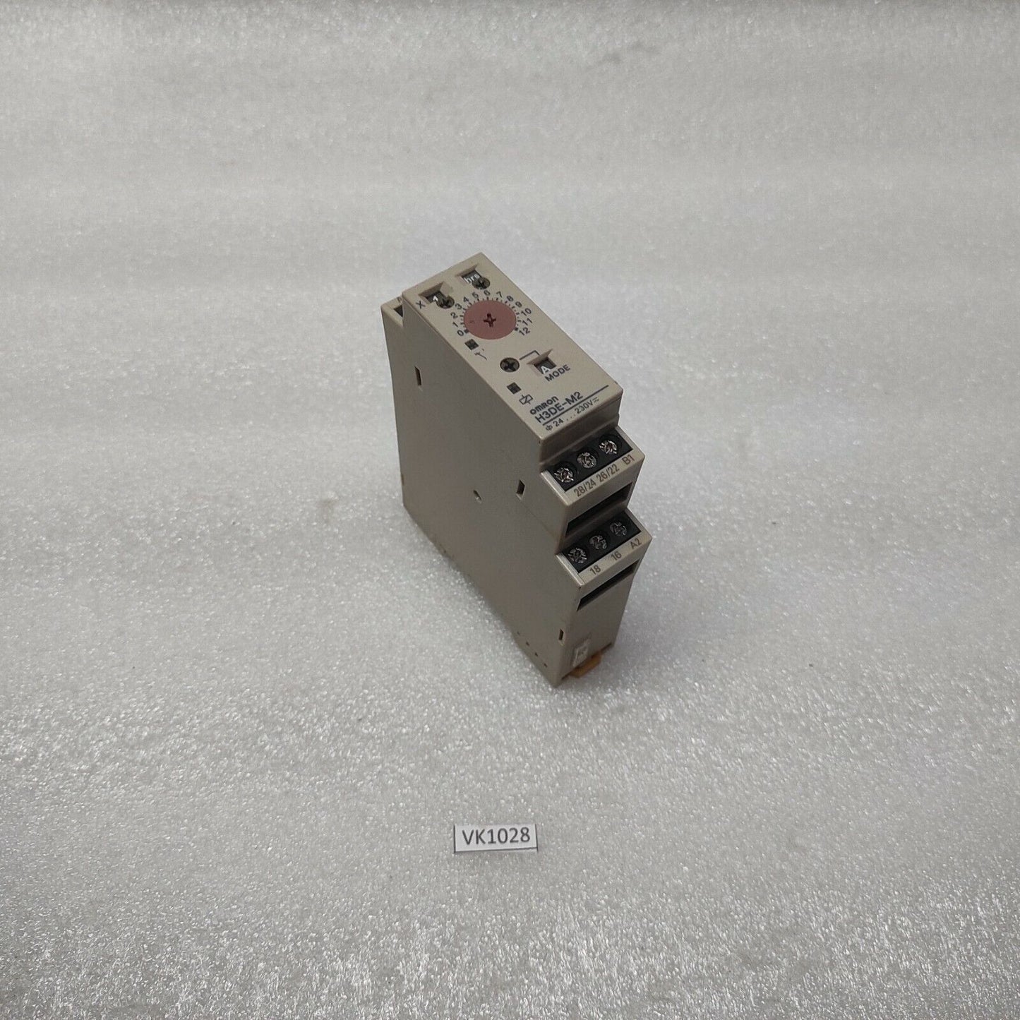 OMRON H3DE-M2 MULTIFUNCTION TIME RELAY 0.1S-120H 24-230VAC/DC