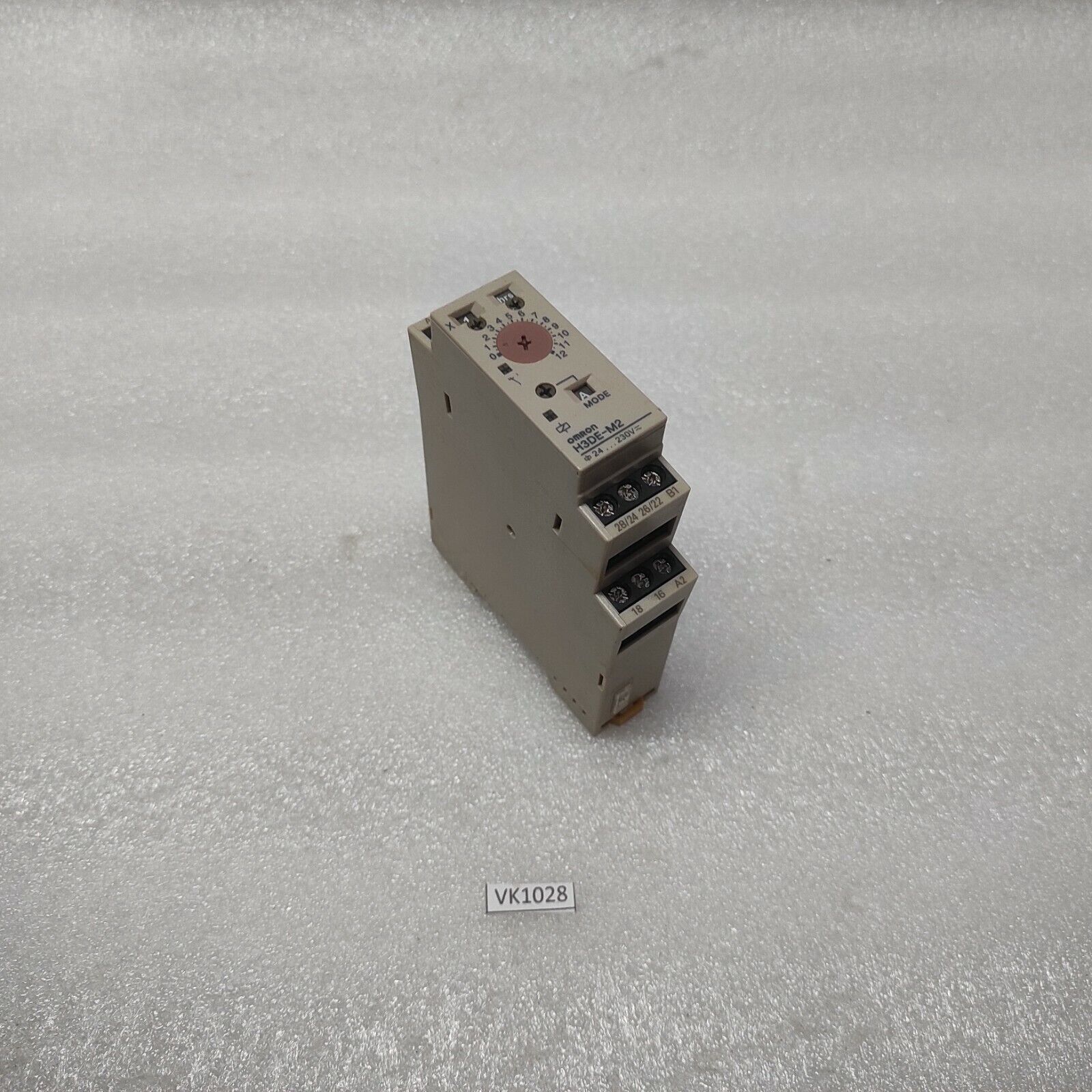 OMRON H3DE-M2 MULTIFUNCTION TIME RELAY 0.1S-120H 24-230VAC/DC