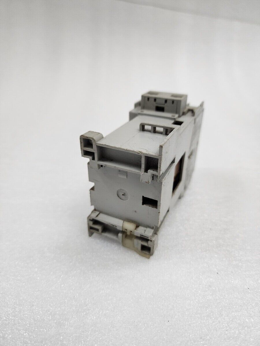 ALLEN BRADLEY CAT 100-C09D-10 MAGNETIC CONTACTOR  COIL VOLTAGE 24VDC