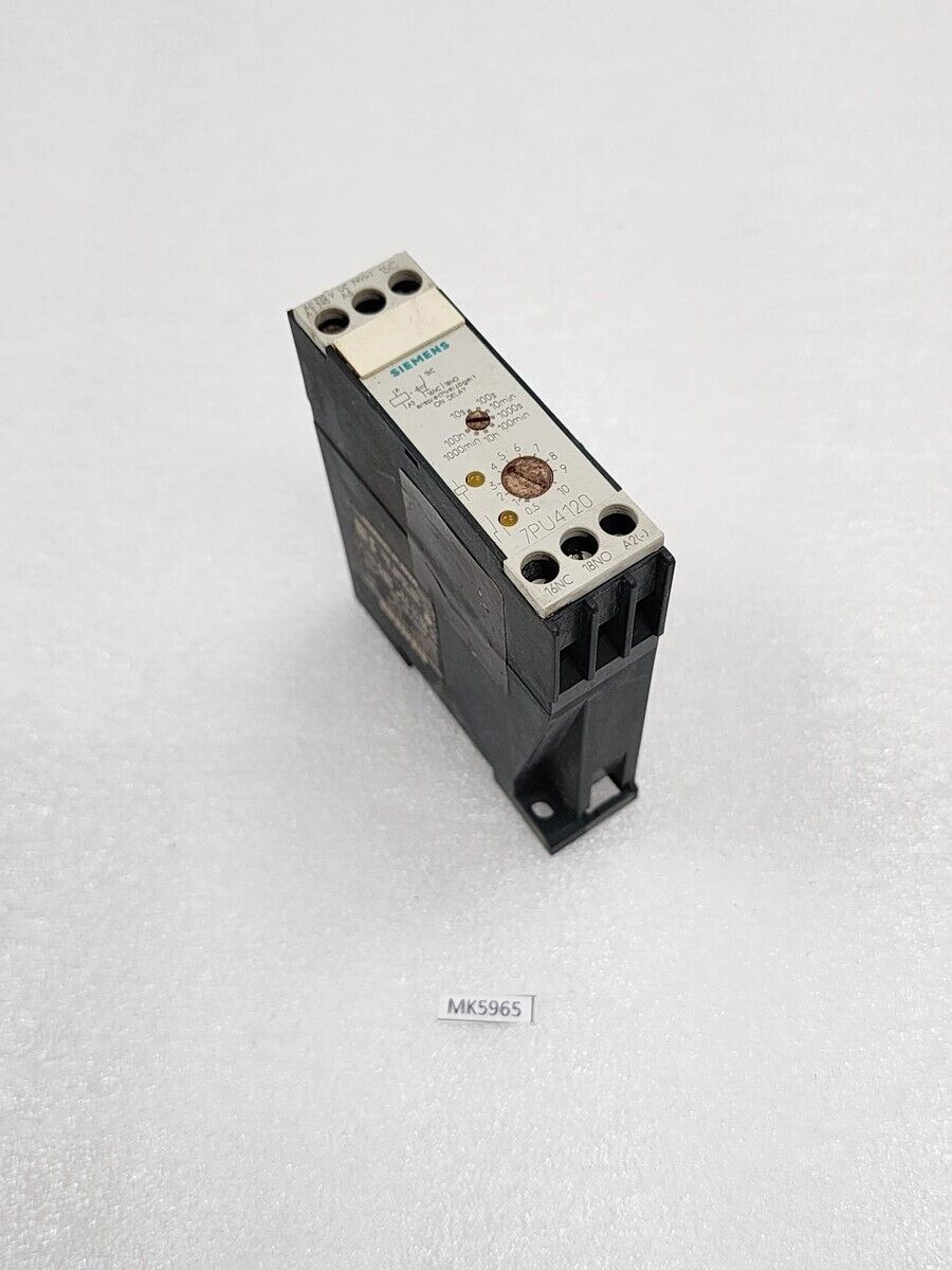 SIEMENS 7PU4120-2AN20 TIME DELAY RELAY 220-240V