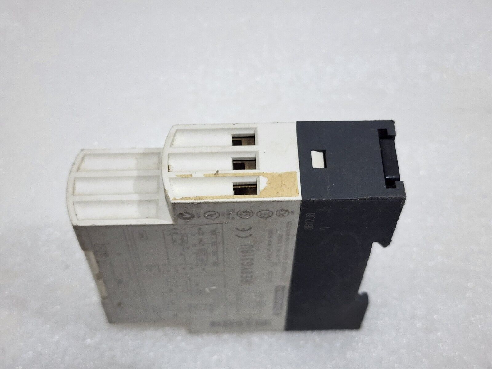 RE8YG31BU INDUSTRIAL TIMING RELAY 0.3-30S 