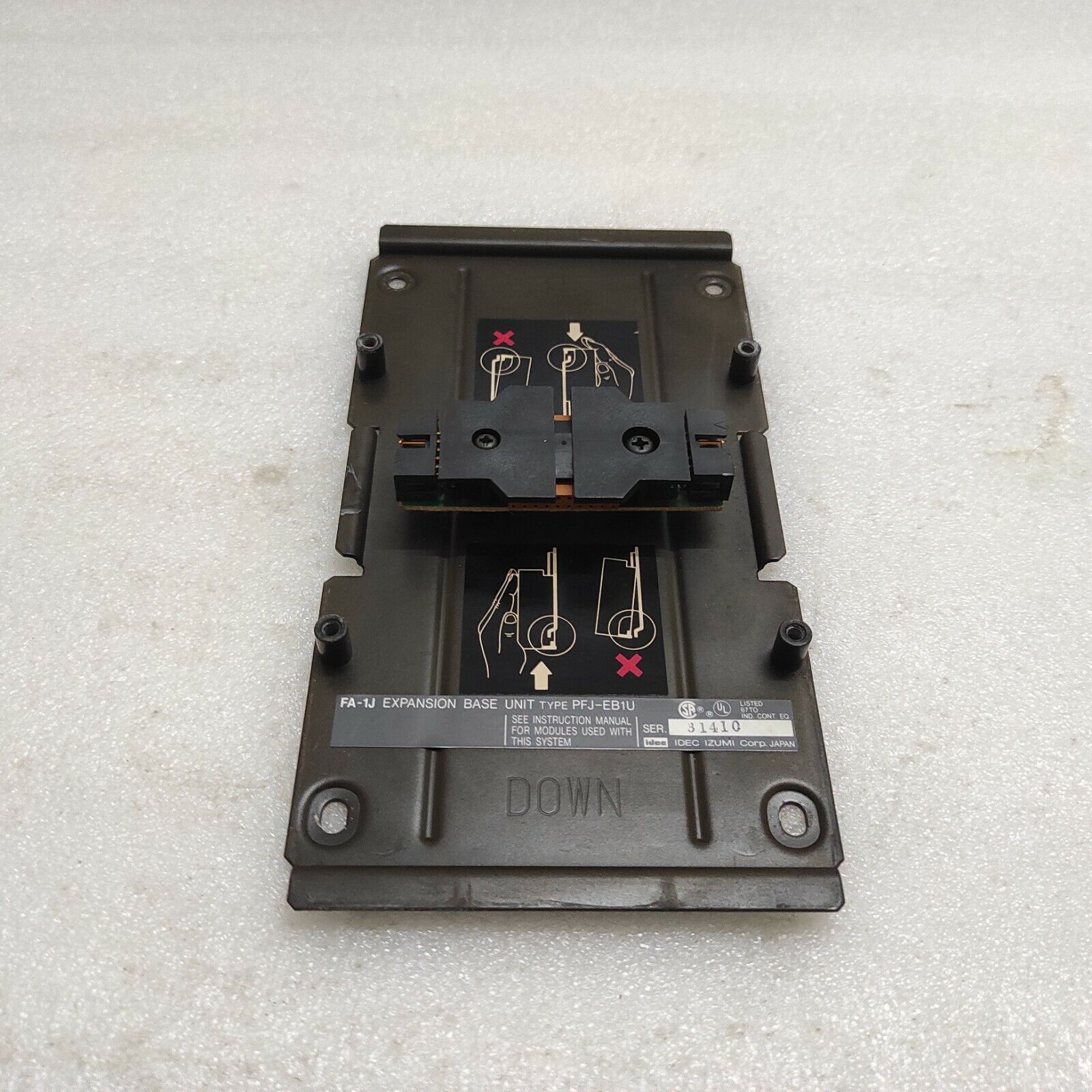 IDEC PFJ-EB1U EXPANSION BASE UNIT 