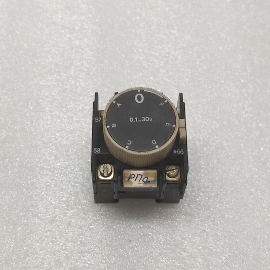 TELEMECANIQUE LA3-D2 TIMER BLOCK LOT OF 4 UNIT