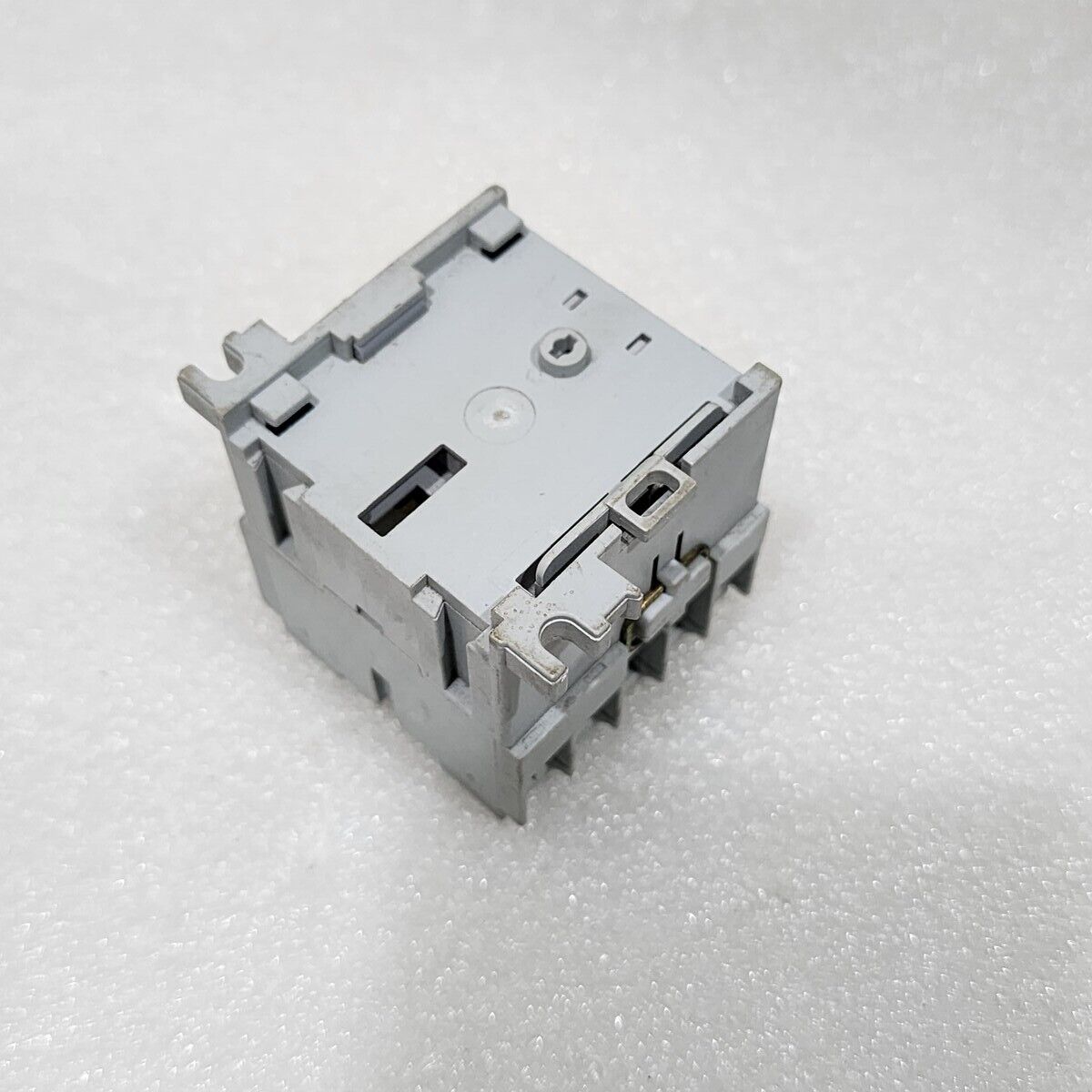 ALLEN BRADLEY 100-M09N-3 SER A NON REVERSING MINI CONTACTOR