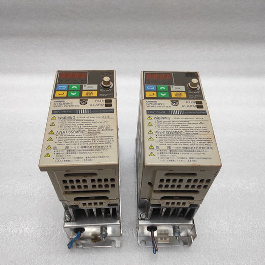 OMRON SYSDRIVE 3G3MV-AB004 AC-DRIVE 0.55kW 200-240V