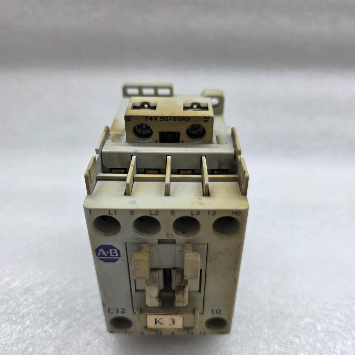 ALLEN BRADLEY CAT 100-C12-10 32A MAGNETIC CONTACTOR 24V AC