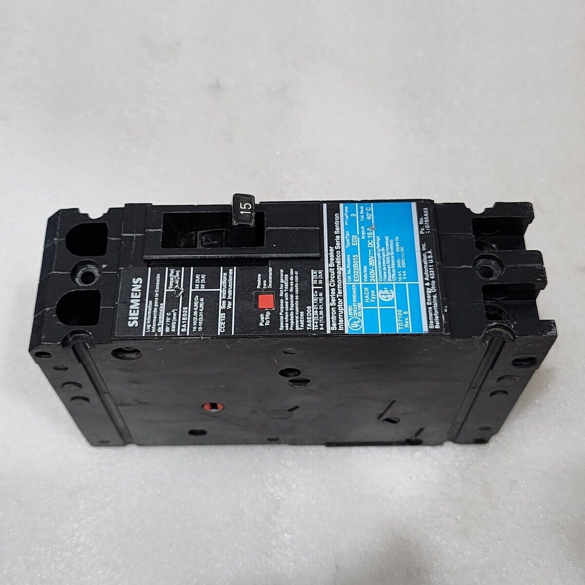 SIEMENS ED22B015 ED2 LOW VOLTAGE CIRCUIT BREAKER WITH LOAD LUG 15A