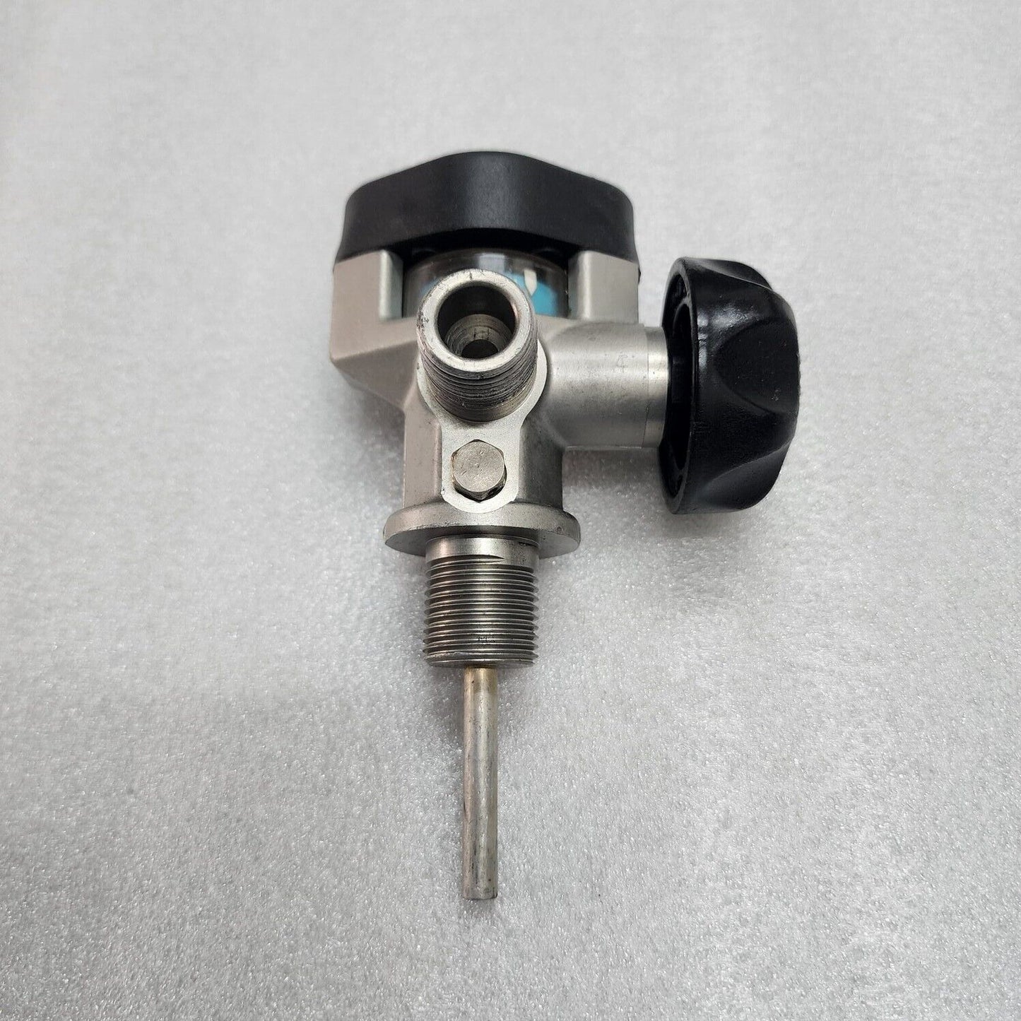 SCOTT BREATHING AIR CYLINDER VALVE 3000 PSI THREAD M18