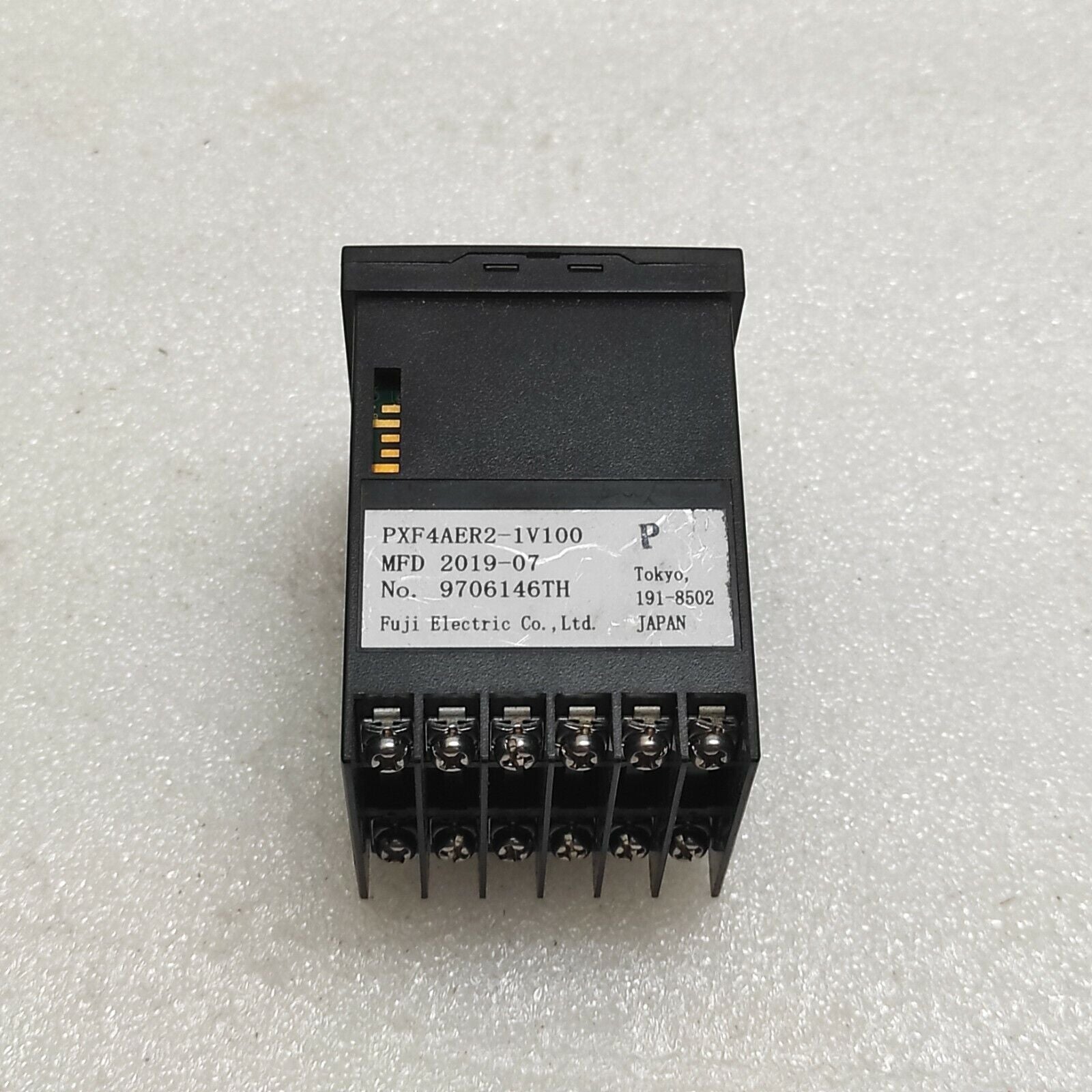 FUJI ELECTRIC PXF4 TEMPERATURE CONTROLLER PXF4AER2-1V100-P 100-240VAC 