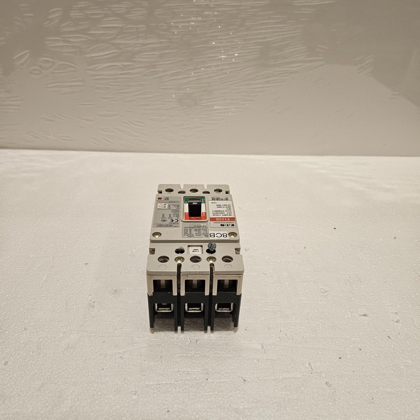 EATON EGB3100FFG 3-POLE CIRCUIT BREAKER 100A