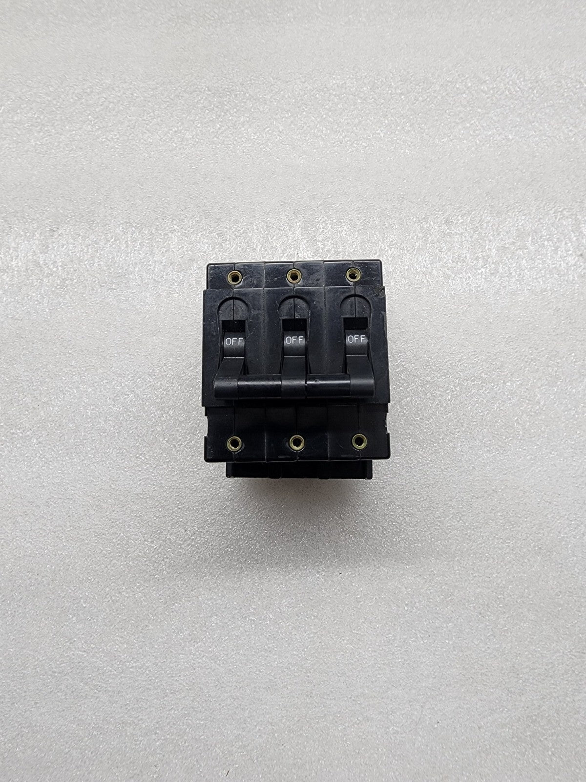 9642 3-POLE CIRCUIT BREAKER 45A