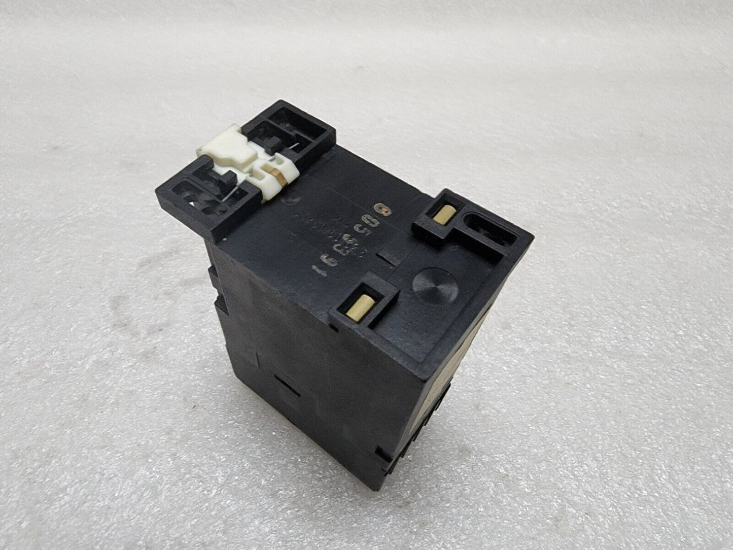 SIEMENS 7PU2040-7AN20 TIME DELAY RELAY 220-240V