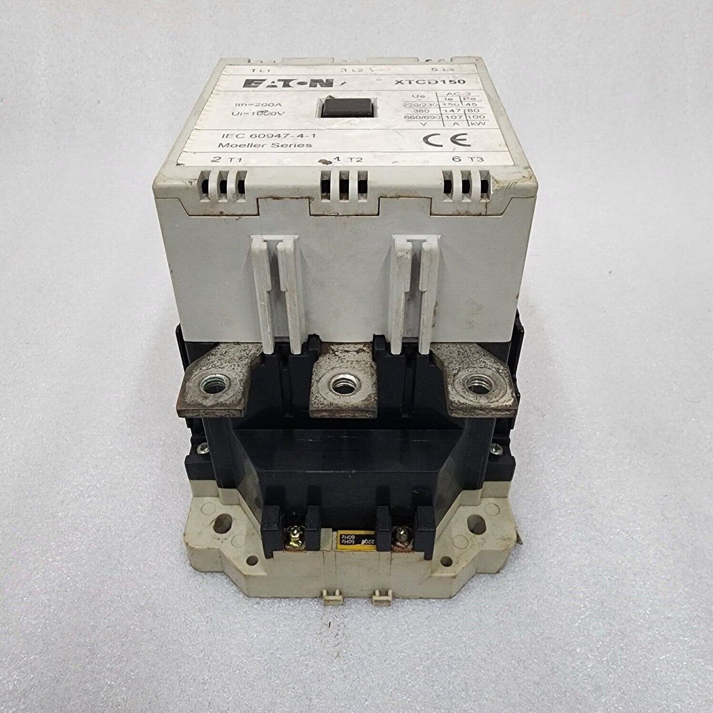 EATON XTCD150 3-POLE CIRCUIT BREAKER 200A 220V