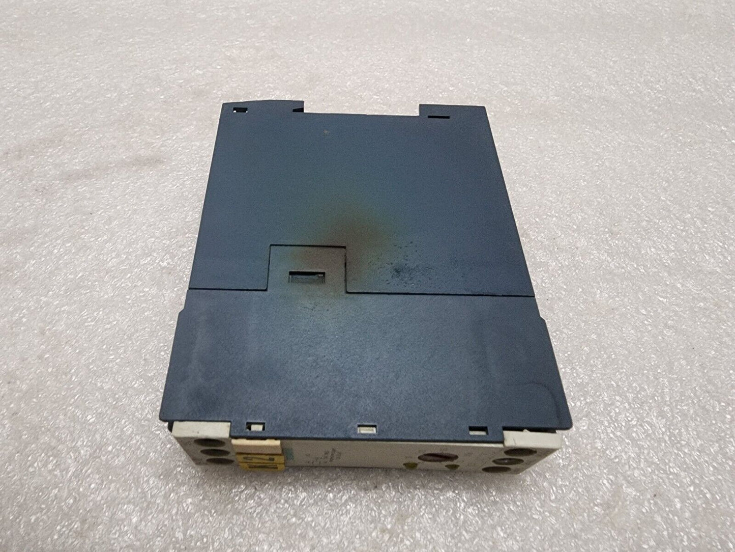 SIEMENS 7PU4020-2AN20 SOLID STATE TIME RELAY 