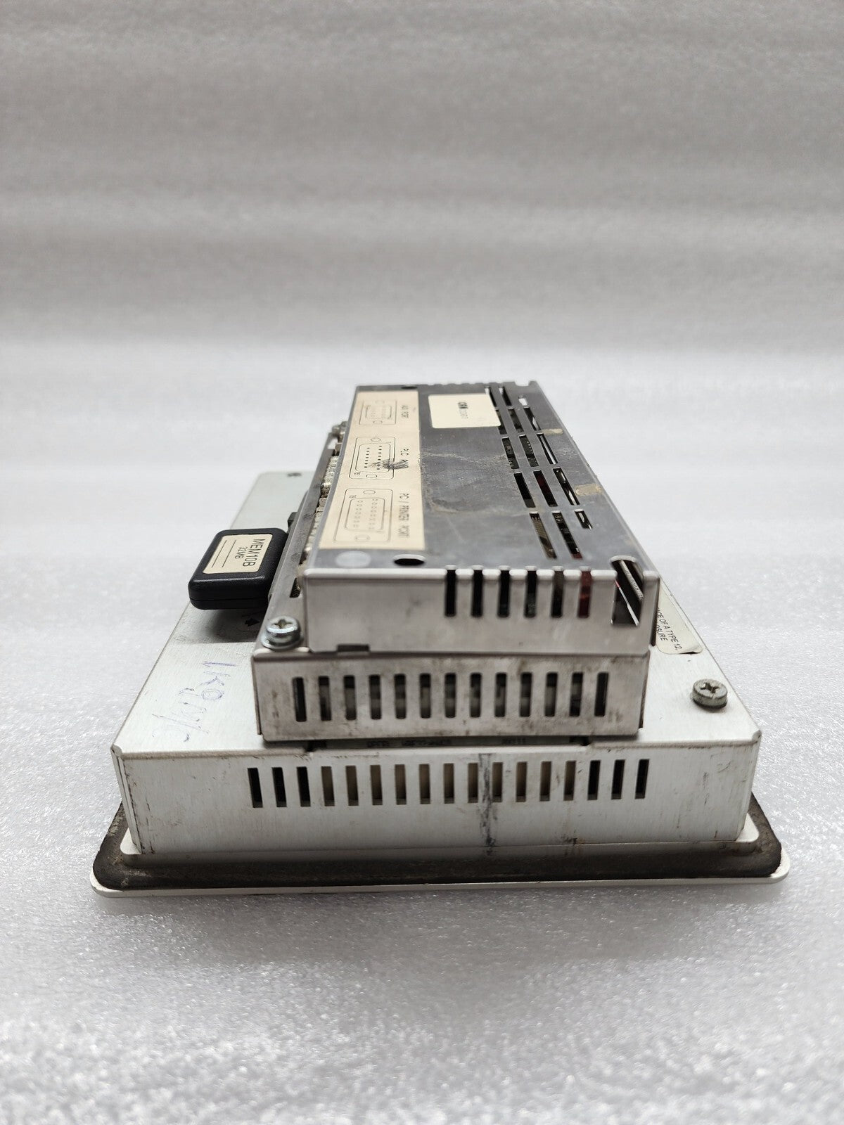 UNIOP ETOP05-0045 HMI OPERATOR PANEL 24VDC