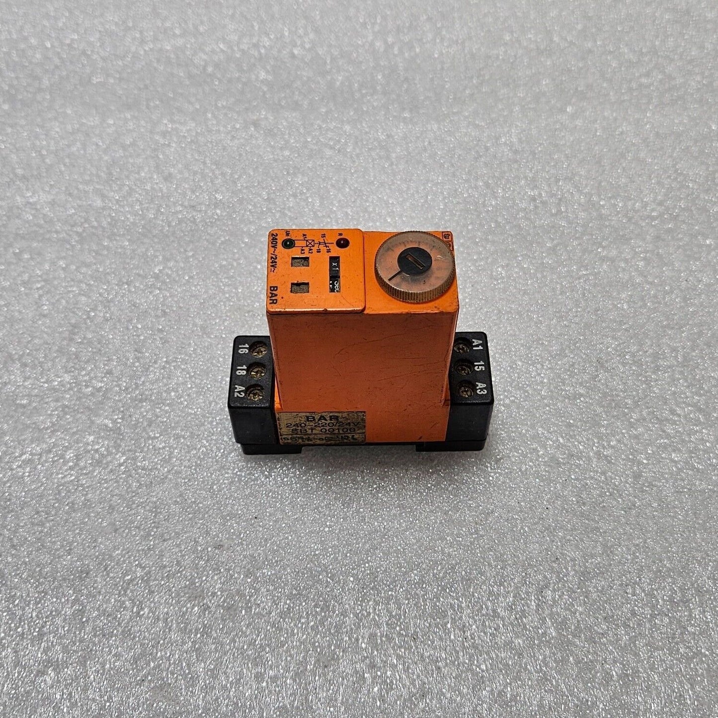 SYRELEC BAR TIMER RELAY 240VAC/24VAC-DC