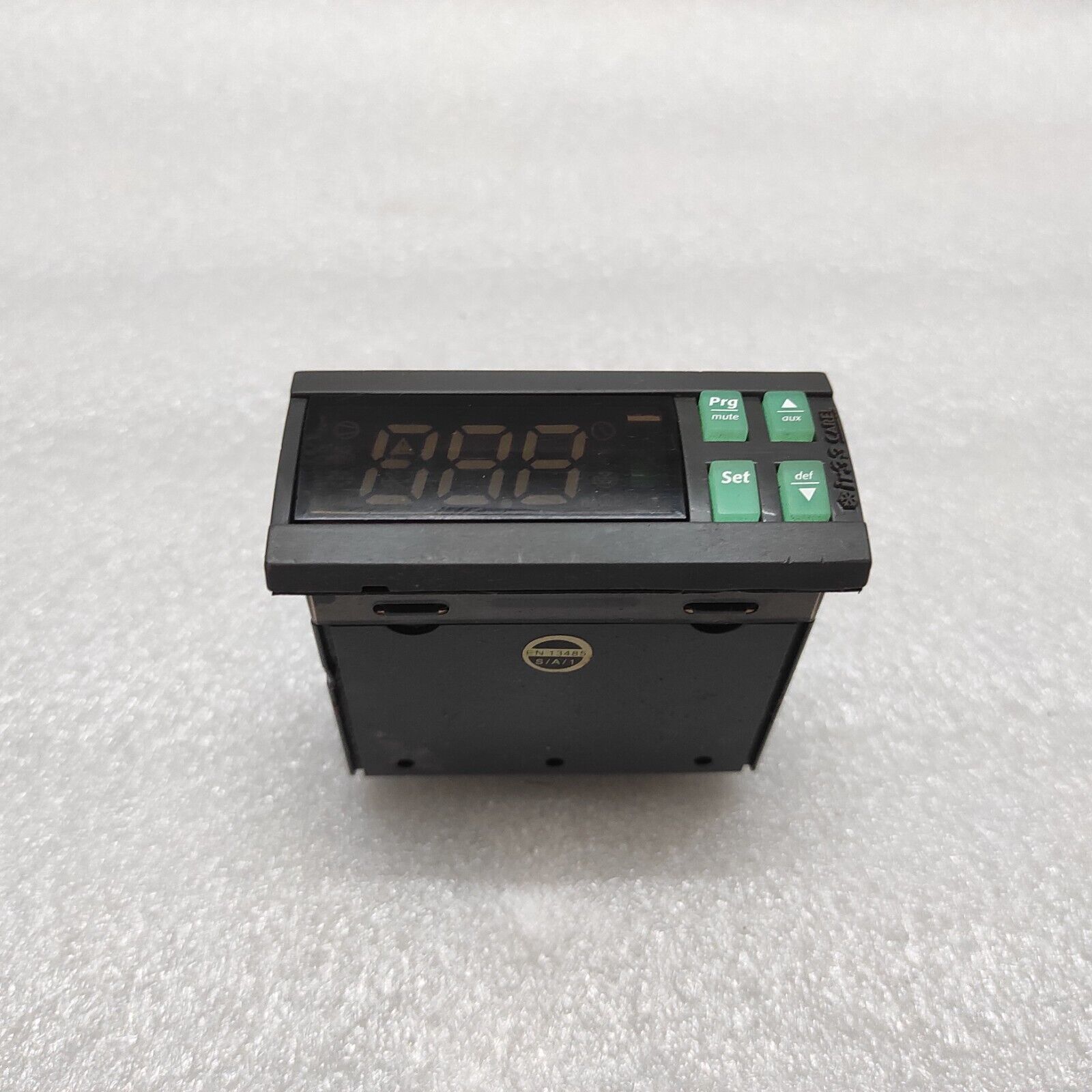 CAREL IR33C0LR00 REFRIGERATION DIGITAL TEMPERATURE CONTROLLER