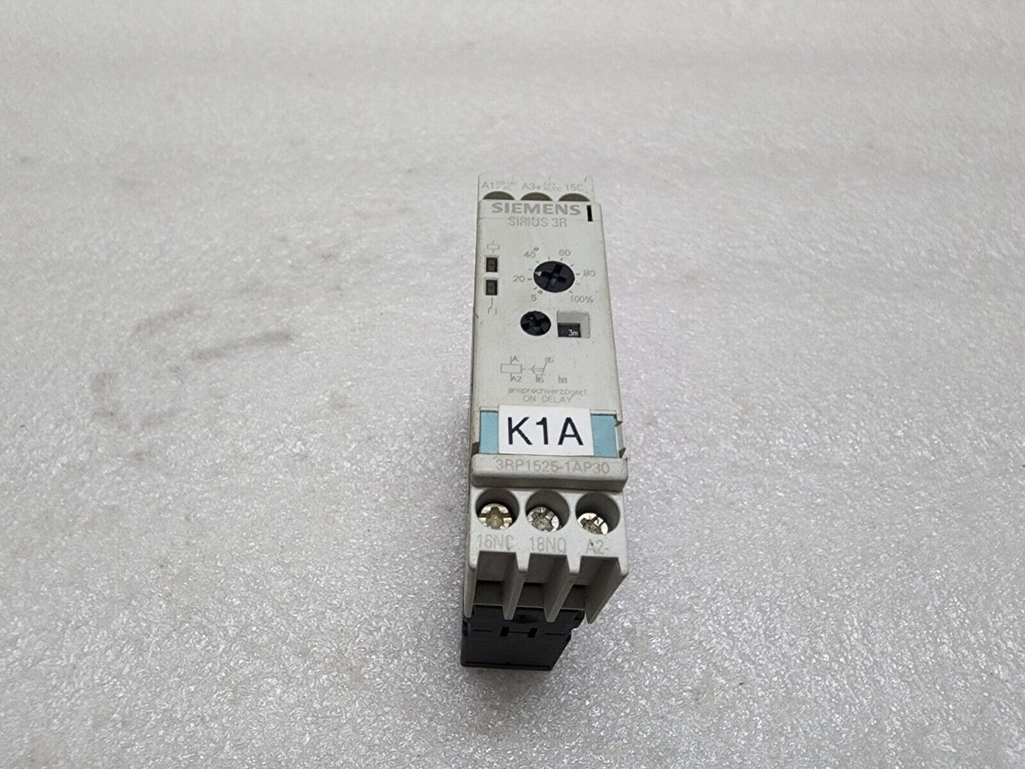 SIEMENS 3RP1525-1AP30 TIMING RELAY ON DELAY