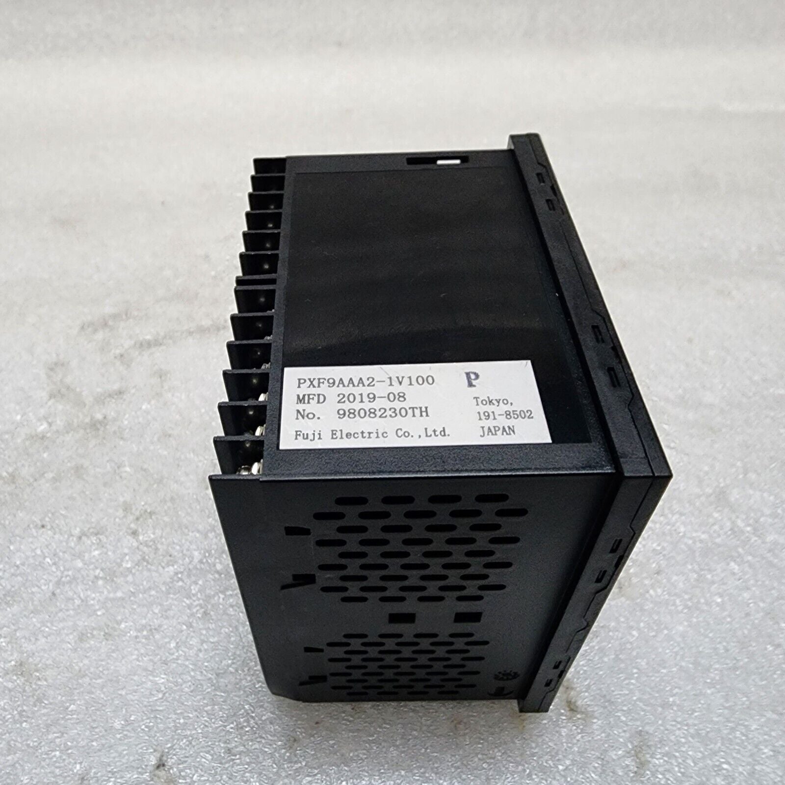 FUJI ELECTRIC PXF9AAA2-1V100-P TEMPERATURE CONTROLLER 100-240VAC
