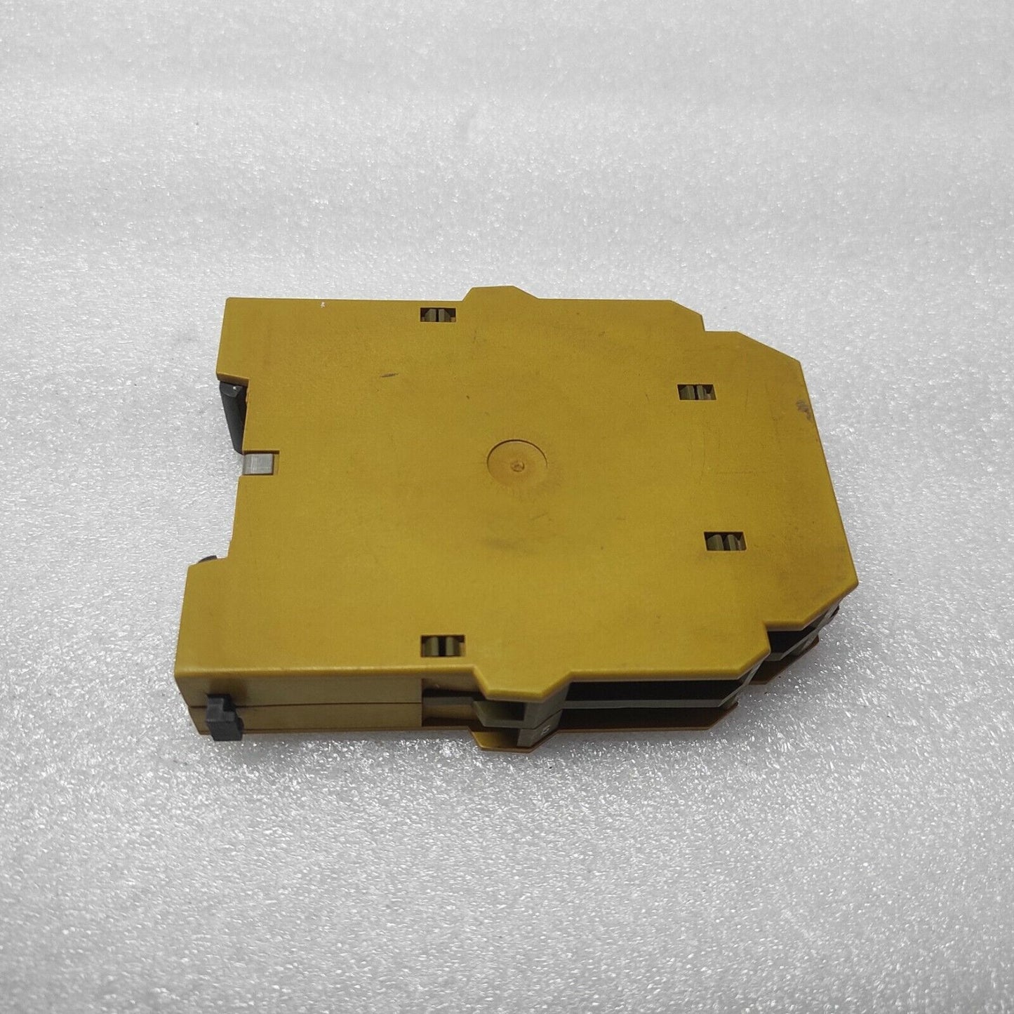 PILZ ZTN/FBM SAFETY RELAY 470K0/1UZ1SZ 110-240V 656214