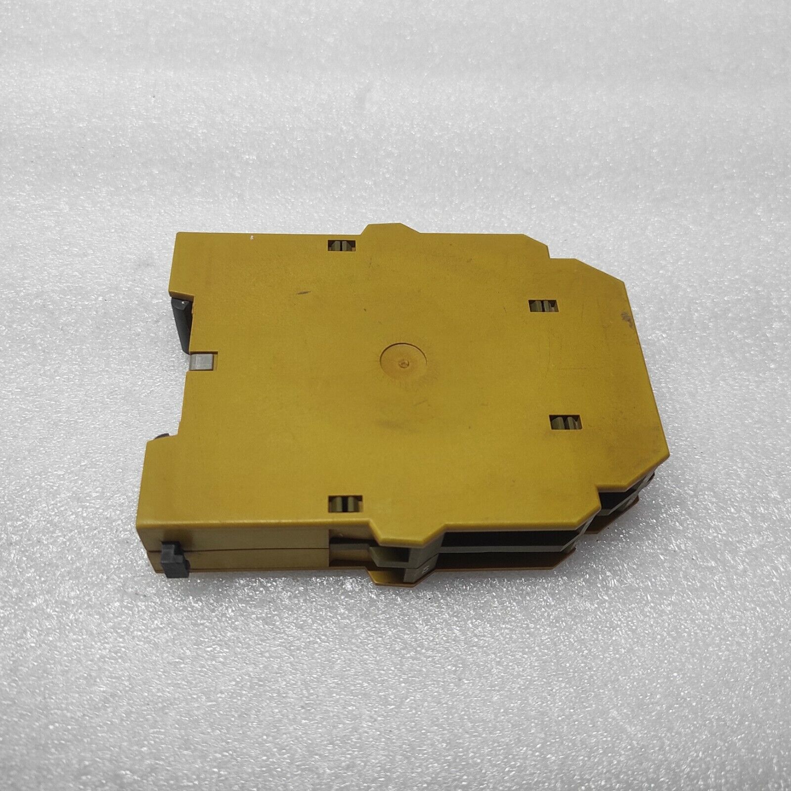 PILZ ZTN/FBM SAFETY RELAY 470K0/1UZ1SZ 110-240V 656214