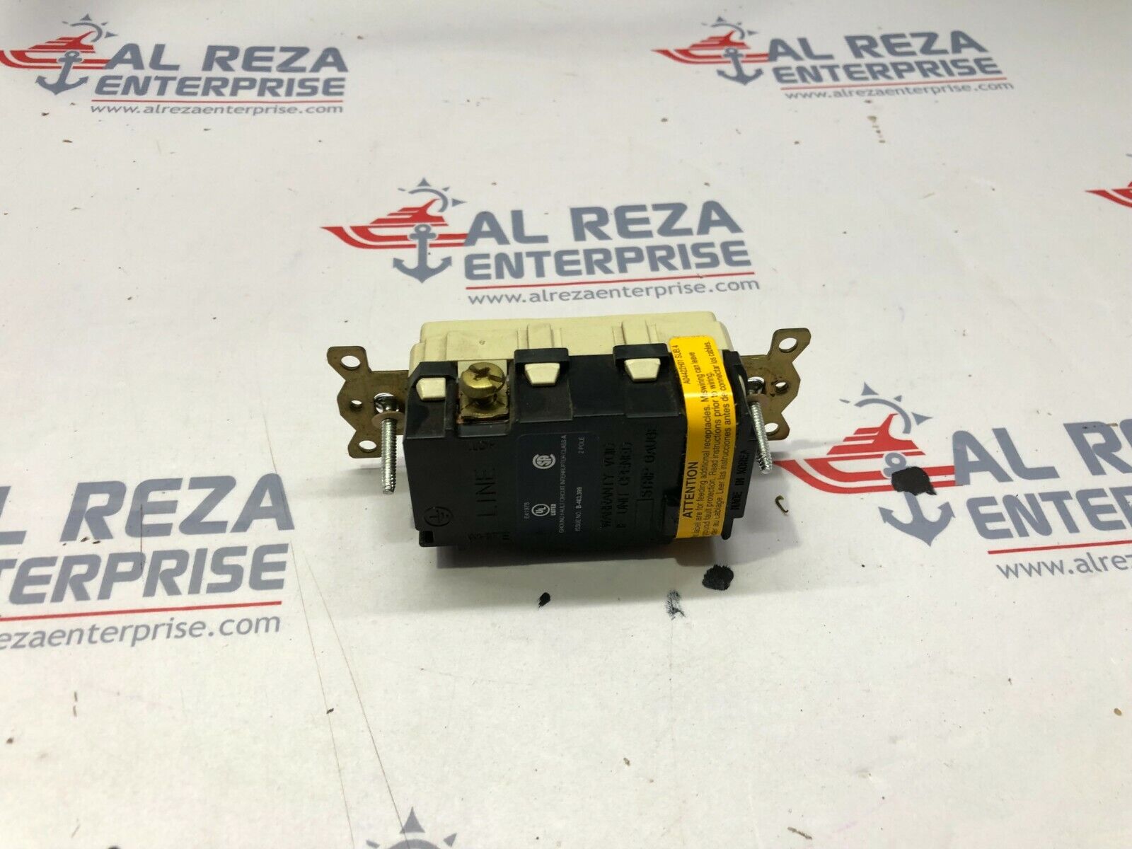 HUBBELL GFR8200SGI GFCI TEMPER RESISTANT IVORY 15A/125V