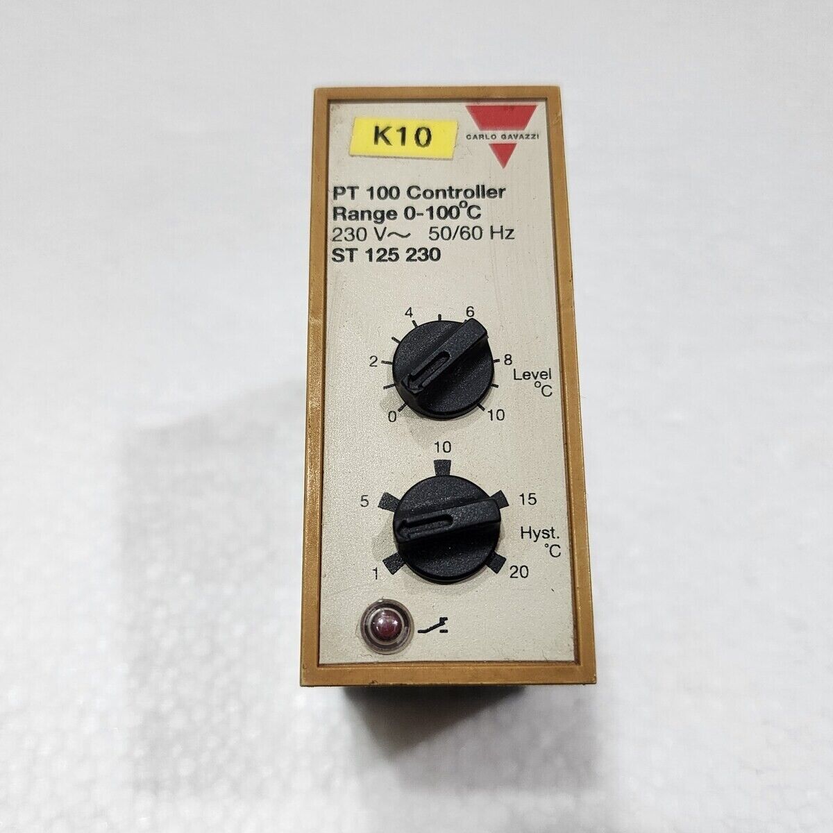 CARLO GAVAZZI ST125230 PT100 CONTROLLER 230V 0-100’C