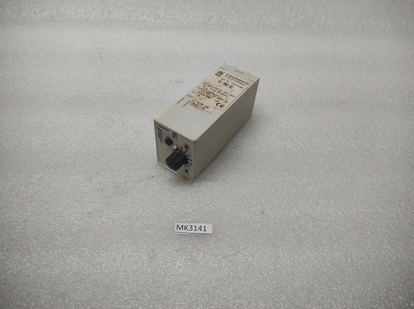 DOLD E0 7860.82 TIME RELAY 0031098 220-240V 0.05S-10M